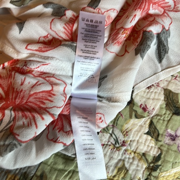 Stitch fix apricot sleeveless top button detail on front high low bottom. - Picture 4 of 4